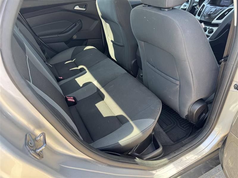 Ford Focus SE Sedan 2014