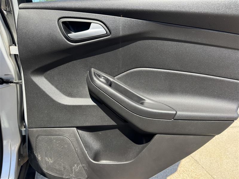 Ford Focus SE Sedan 2014