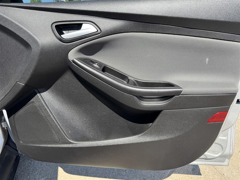 Ford Focus SE Sedan 2014