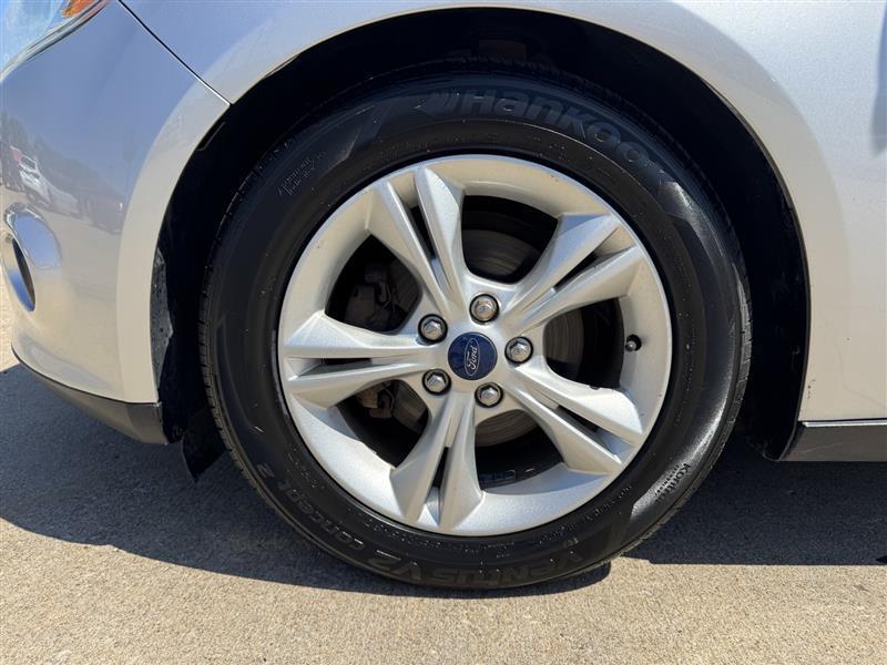Ford Focus SE Sedan 2014