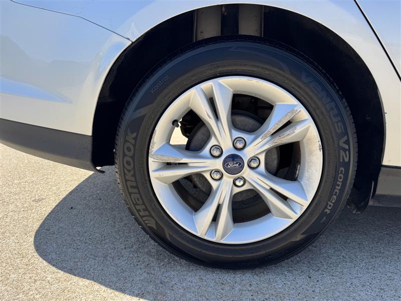 Ford Focus SE Sedan 2014