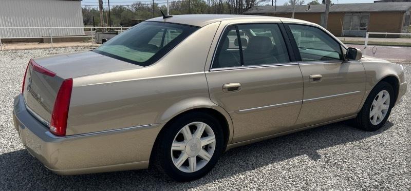 Cadillac DTS Sedan 2006