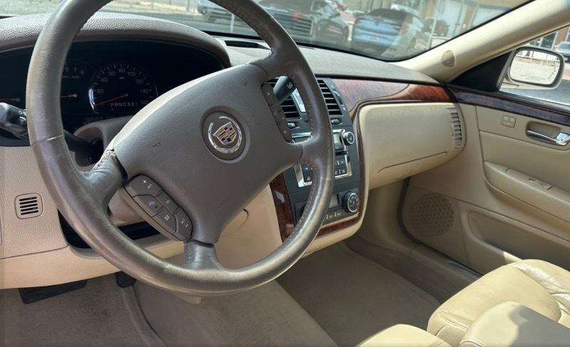 Cadillac DTS Sedan 2006