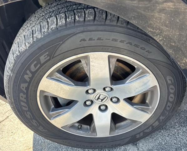 Honda Pilot Touring 4WD 5-Spd AT with DVD 2014