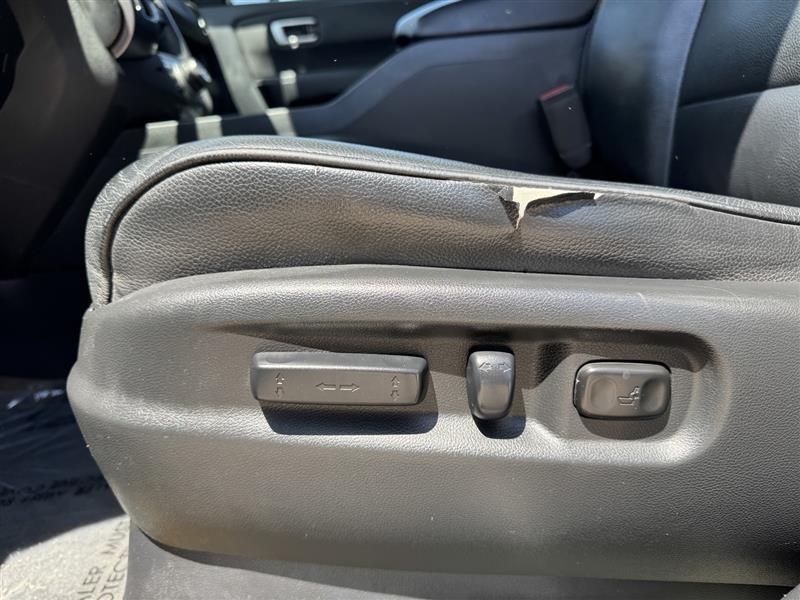 Honda Pilot Touring 4WD 5-Spd AT with DVD 2014
