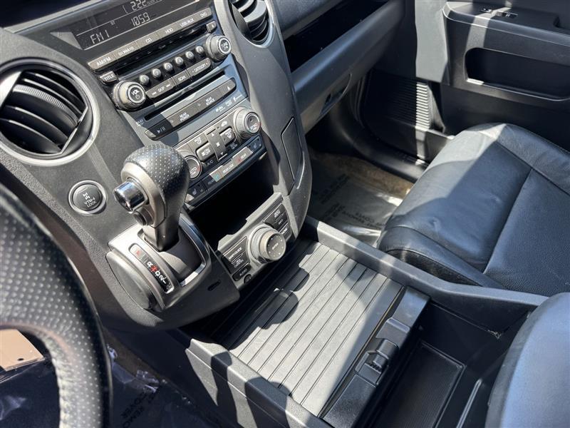 Honda Pilot Touring 4WD 5-Spd AT with DVD 2014