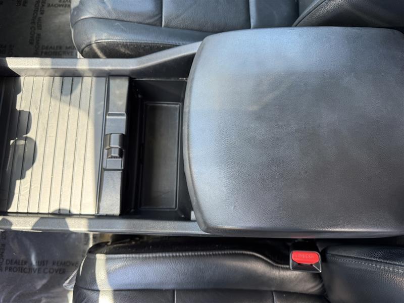 Honda Pilot Touring 4WD 5-Spd AT with DVD 2014