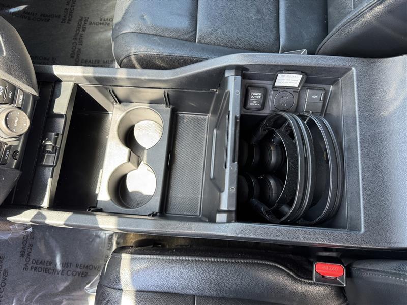 Honda Pilot Touring 4WD 5-Spd AT with DVD 2014