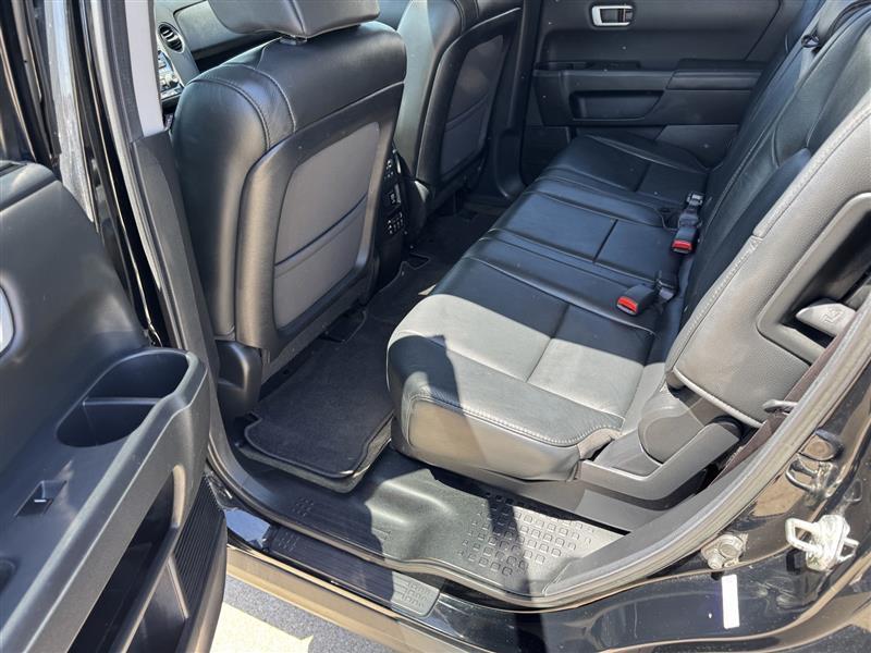 Honda Pilot Touring 4WD 5-Spd AT with DVD 2014