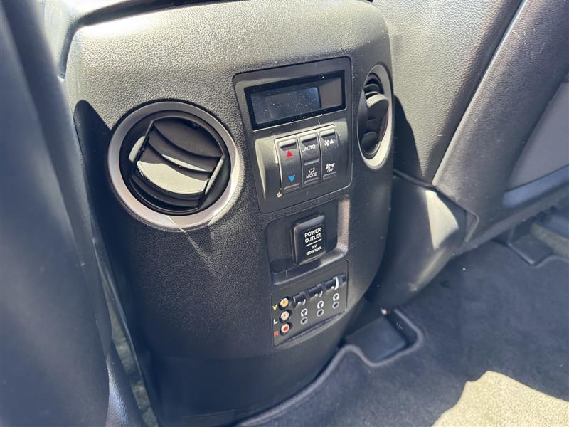 Honda Pilot Touring 4WD 5-Spd AT with DVD 2014