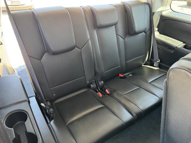 Honda Pilot Touring 4WD 5-Spd AT with DVD 2014