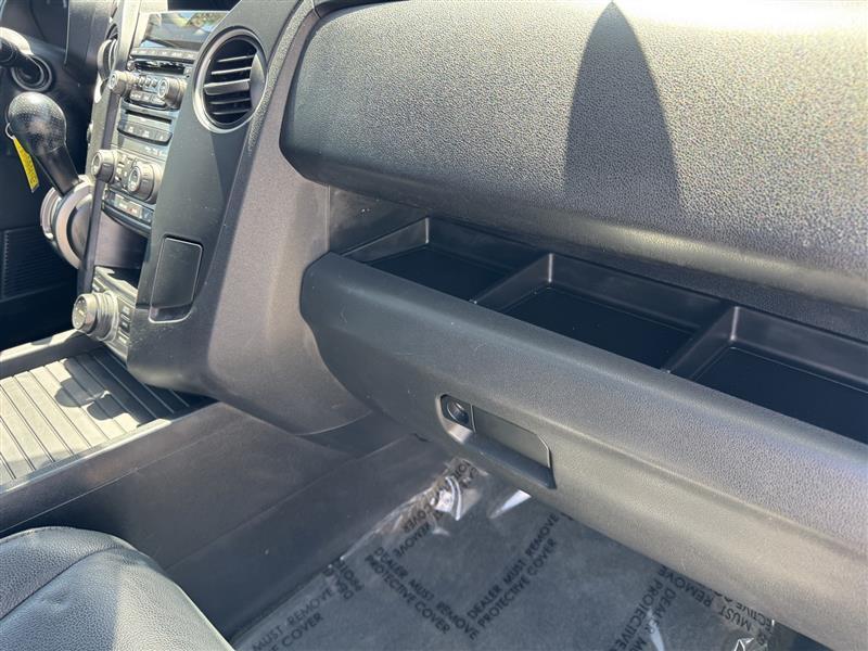 Honda Pilot Touring 4WD 5-Spd AT with DVD 2014