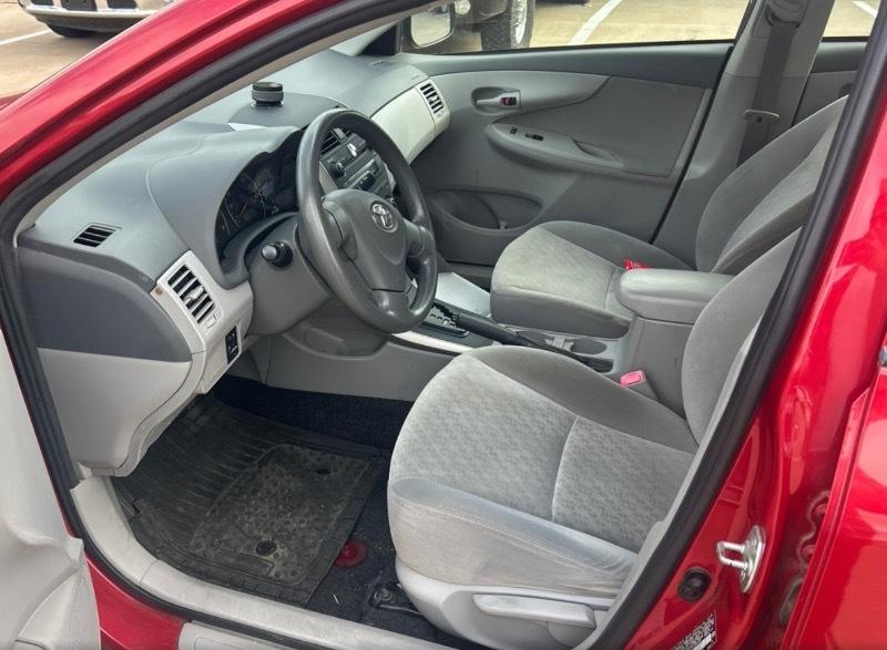 Toyota Corolla LE 2009