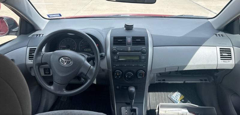 Toyota Corolla LE 2009