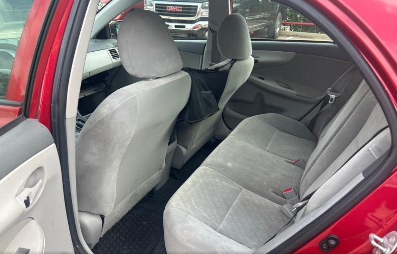 Toyota Corolla LE 2009