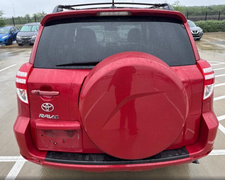 Toyota RAV4 Limited FWD 2011