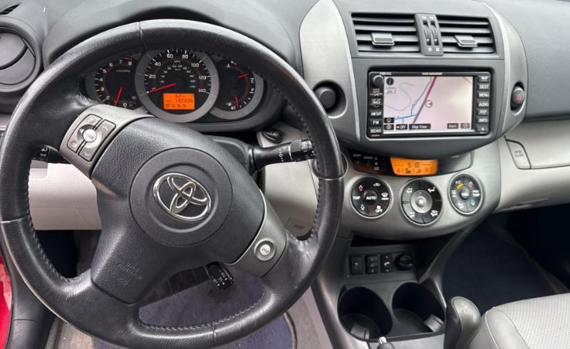 Toyota RAV4 Limited FWD 2011