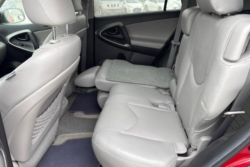 Toyota RAV4 Limited FWD 2011