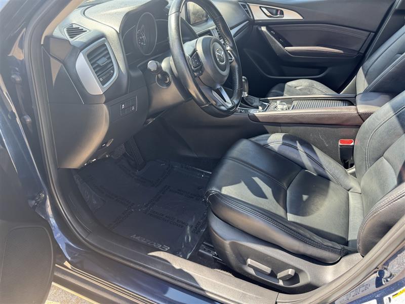 Mazda MAZDA3 Touring 4D Sedan 2017