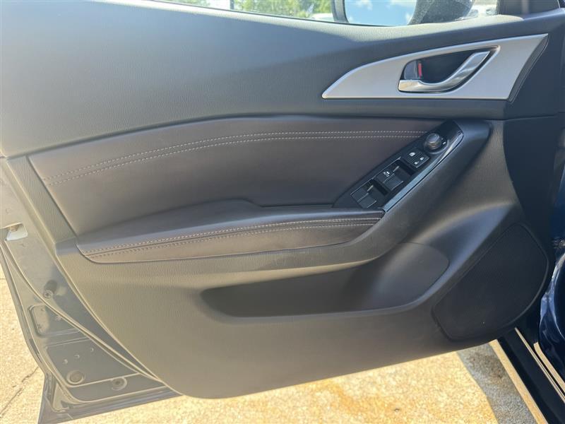 Mazda MAZDA3 Touring 4D Sedan 2017