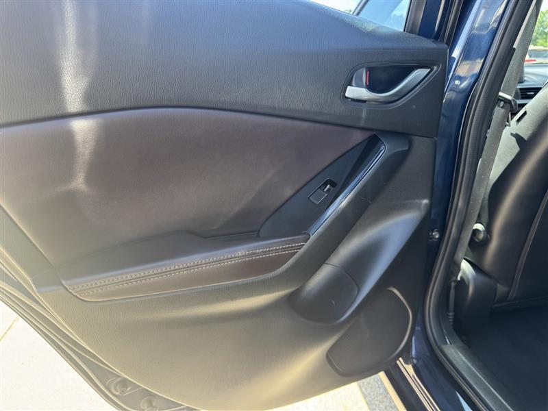 Mazda MAZDA3 Touring 4D Sedan 2017