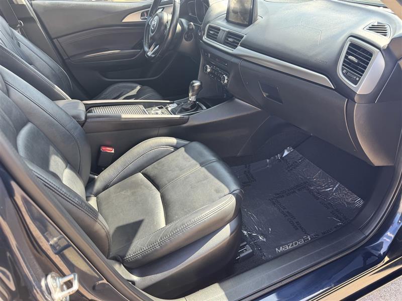 Mazda MAZDA3 Touring 4D Sedan 2017