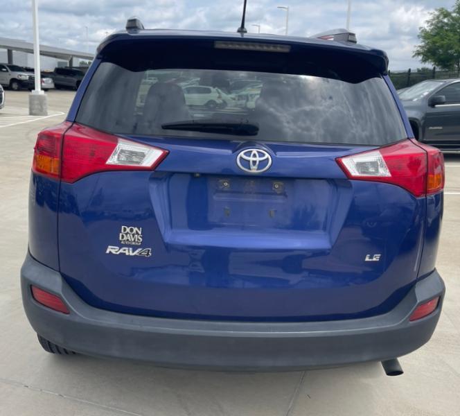 Toyota RAV4 LE 2015