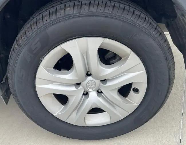 Toyota RAV4 LE 2015