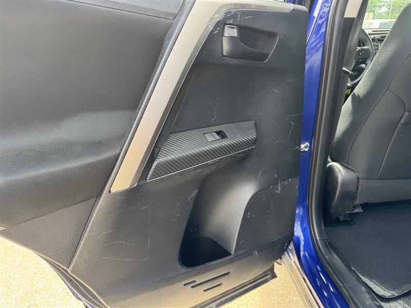 Toyota RAV4 LE 2015