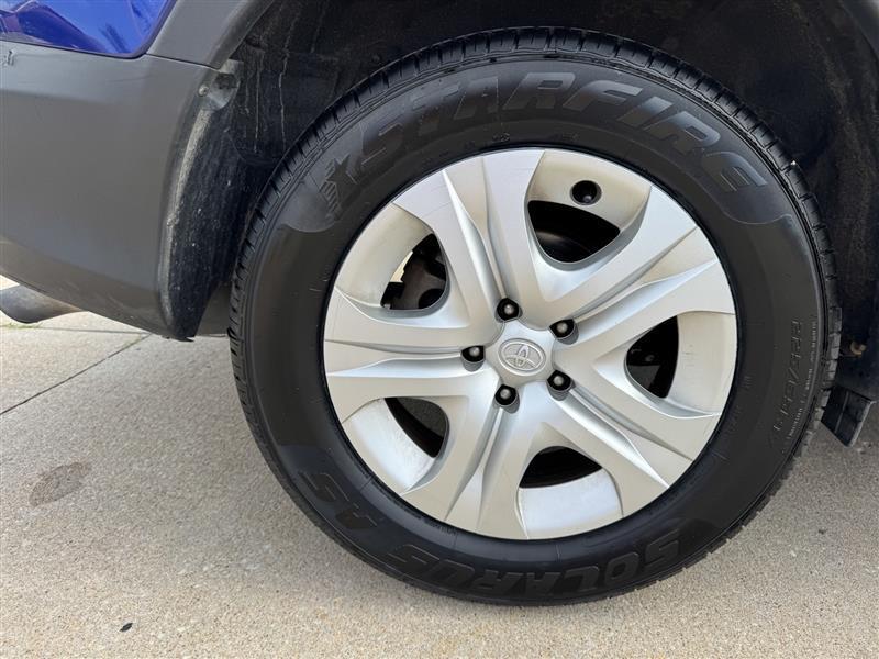 Toyota RAV4 LE 2015