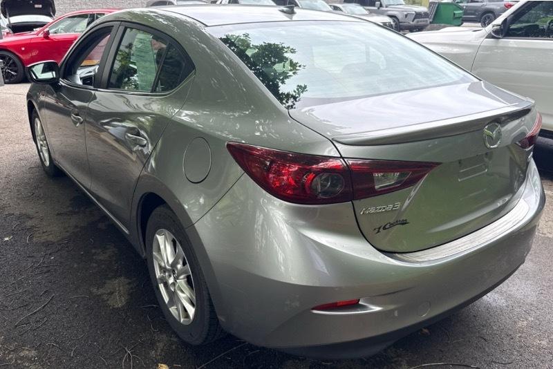 Mazda MAZDA3  2015