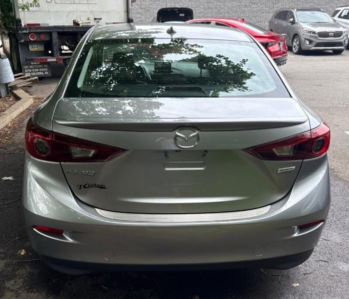 Mazda MAZDA3  2015