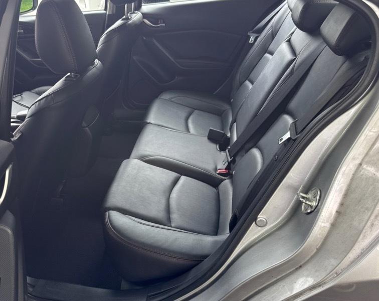 Mazda MAZDA3  2015