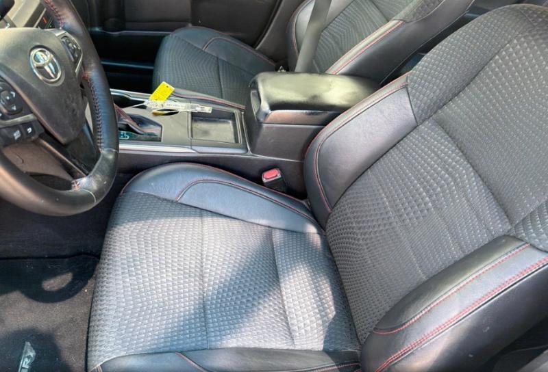 Toyota Camry SE 2015