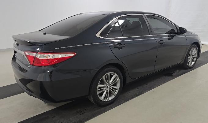 Toyota Camry SE 2016