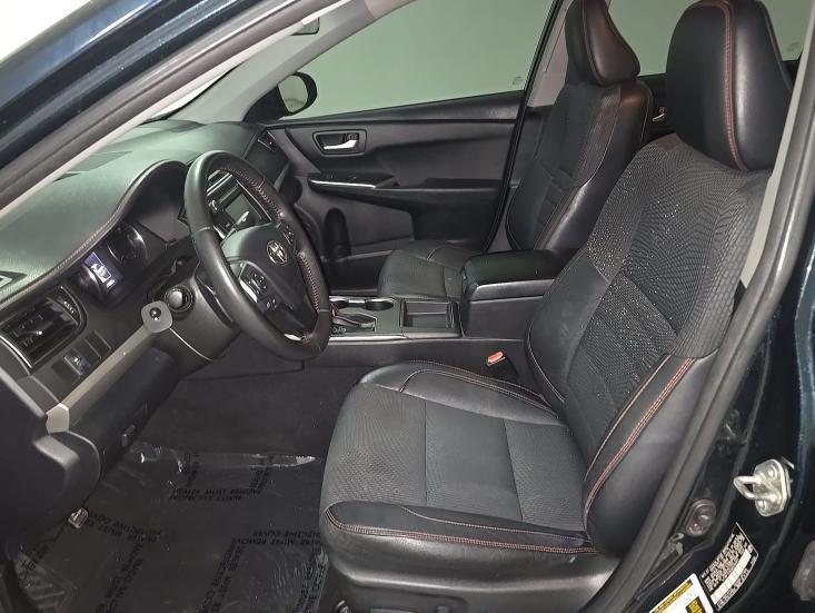 Toyota Camry SE 2016