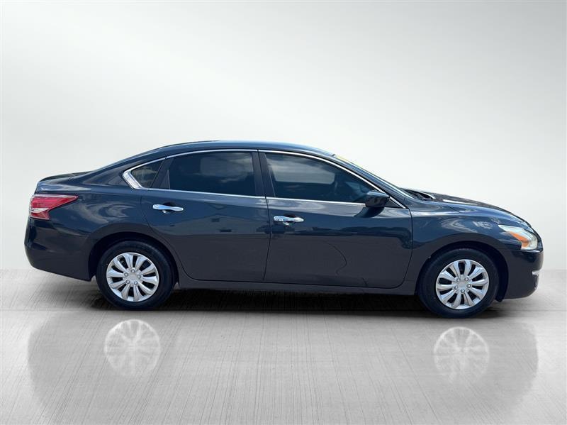 Nissan Altima 2.5 S 2013