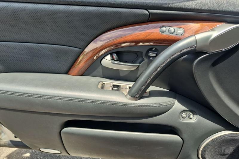 Acura RL 3.5RL with Navigation System 2005