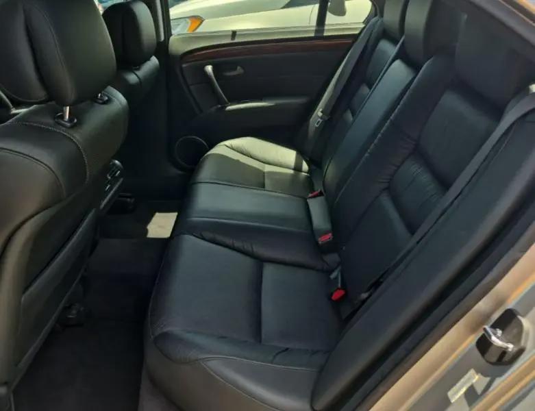 Acura RL 3.5RL with Navigation System 2005