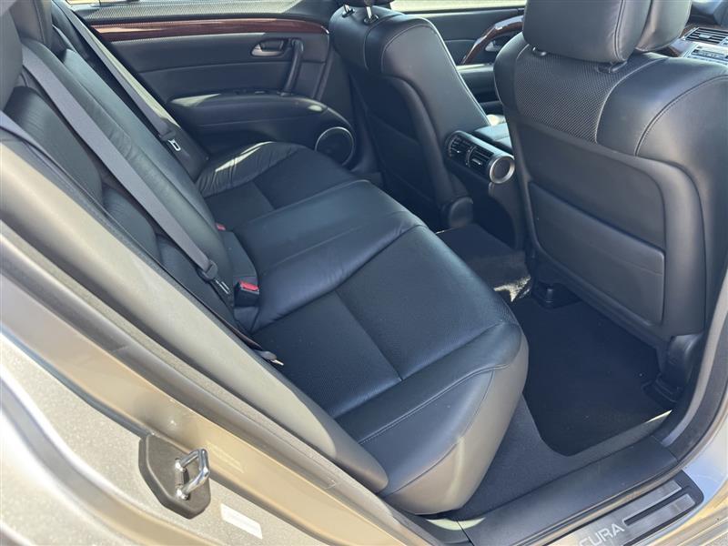 Acura RL 3.5RL with Navigation System 2005