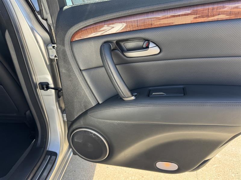 Acura RL 3.5RL with Navigation System 2005