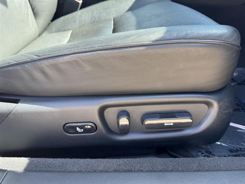Acura RL 3.5RL with Navigation System 2005