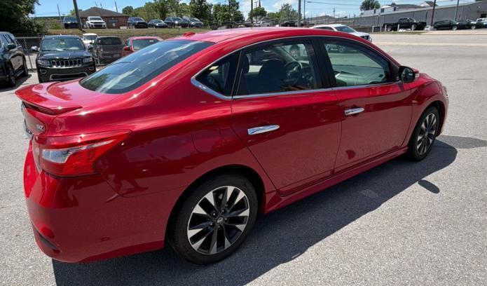 Nissan Sentra SR Sedan 2016