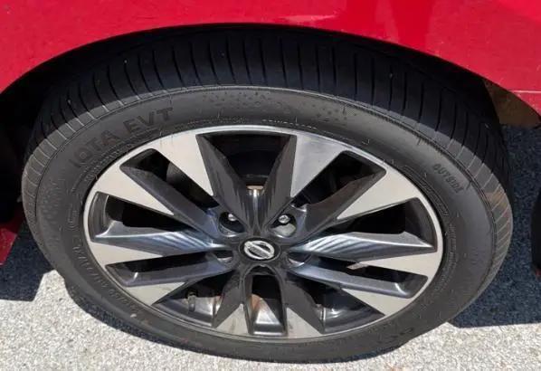 Nissan Sentra SR Sedan 2016