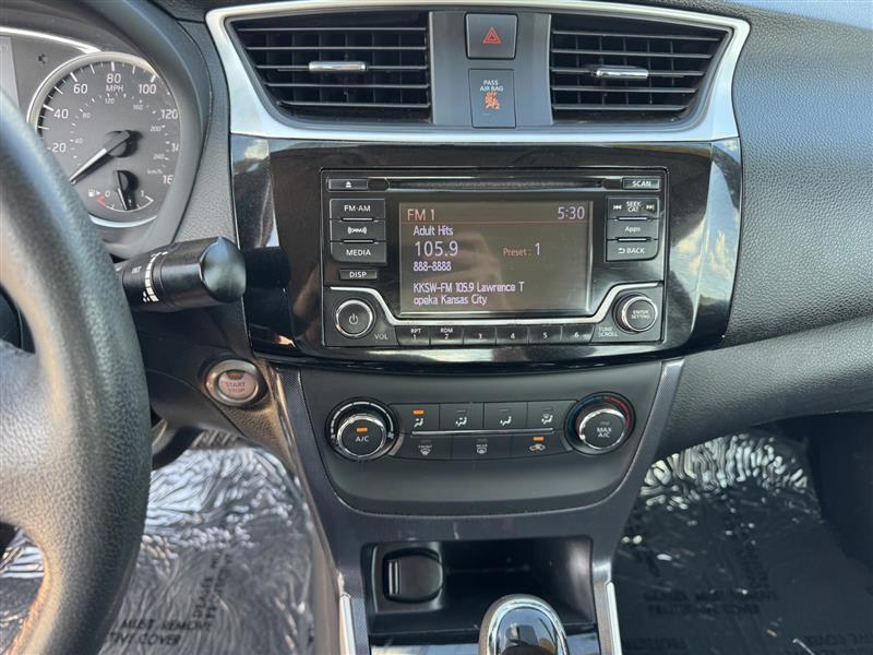 Nissan Sentra SR Sedan 2016