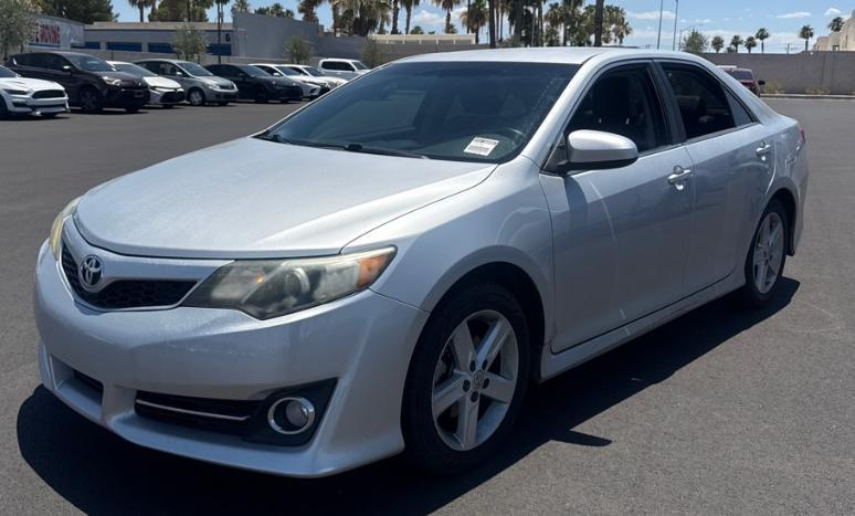 Toyota Camry SE 2014