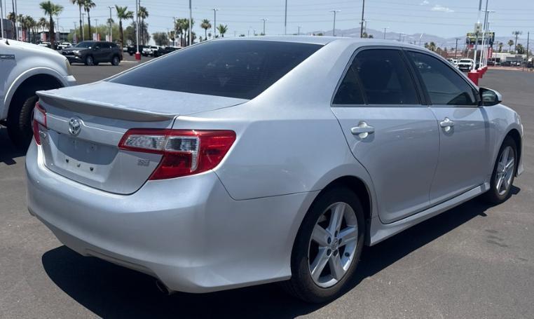 Toyota Camry SE 2014