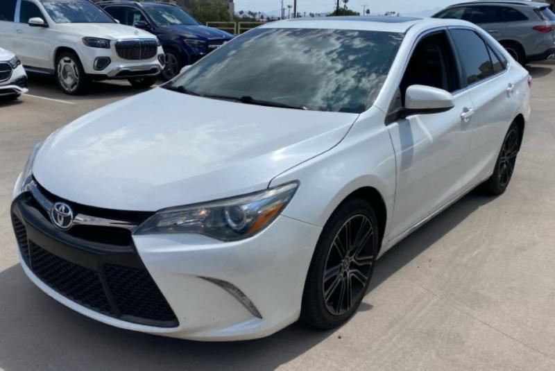 Toyota Camry SE 2016