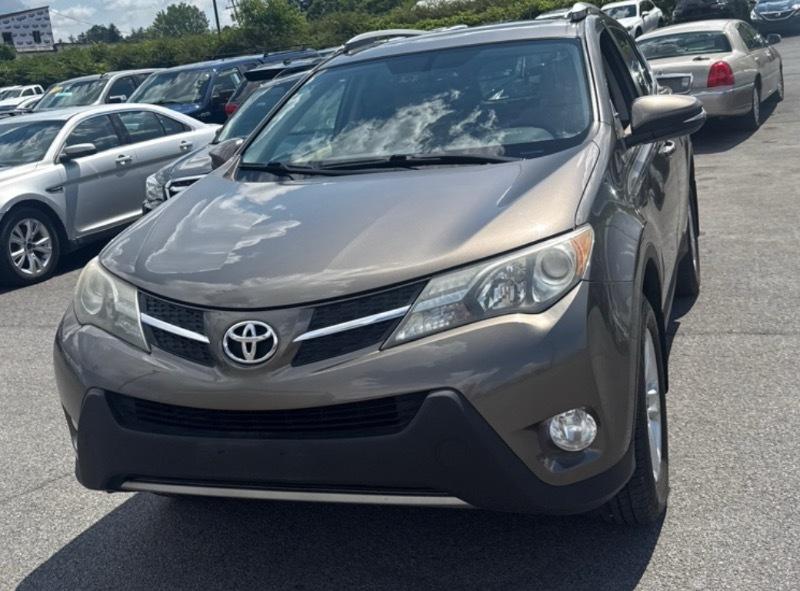 Toyota RAV4 XLE AWD 2013