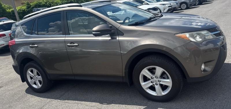 Toyota RAV4 XLE AWD 2013